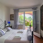 Guesthost - Into The Green! Imperia Appt With Parking & Pool Appartement Barcheo