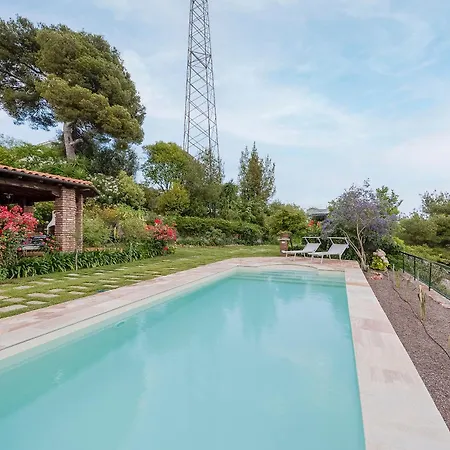 アパート Into The Green! Imperia Appt With Parking & Pool Barcheo