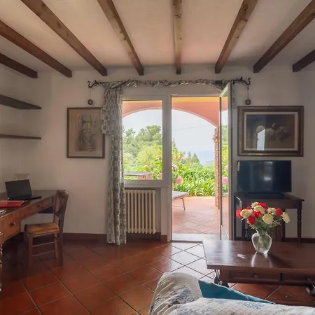 Guesthost - Into The Green! Imperia Appt With Parking & Pool * Barcheo