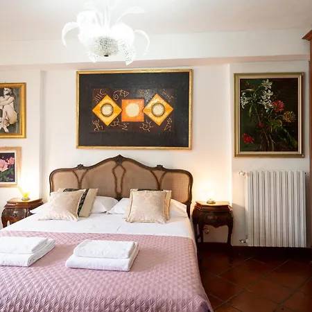 Guesthost - Into The Green! Imperia Appt With Parking & Pool Barcheo