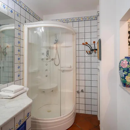 Into The Green! Imperia Appt With Parking & Pool