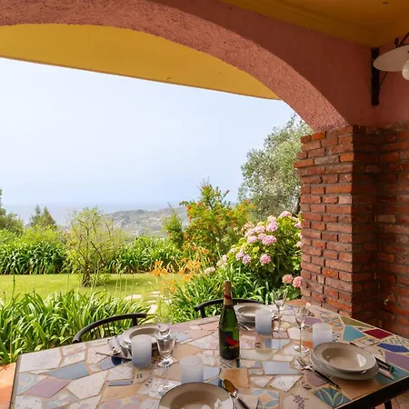 Guesthost - Into The Green! Imperia Appt With Parking & Pool