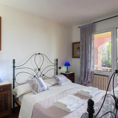 Guesthost - Into The Green! Imperia Appt With Parking & Pool Apartman Barcheo