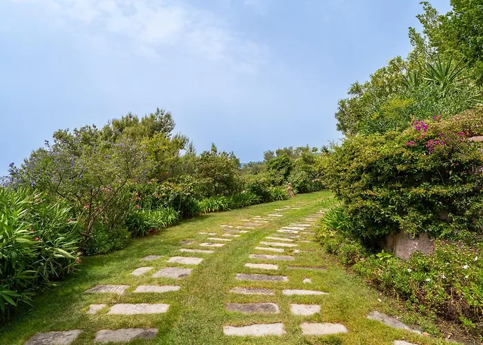 Guesthost - Into The Green! Imperia Appt With Parking & Pool * Barcheo