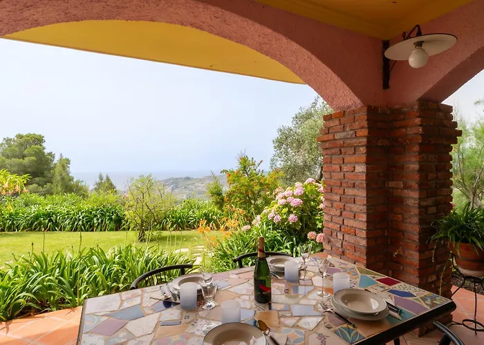 Guesthost - Into The Green! Imperia Appt With Parking & Pool