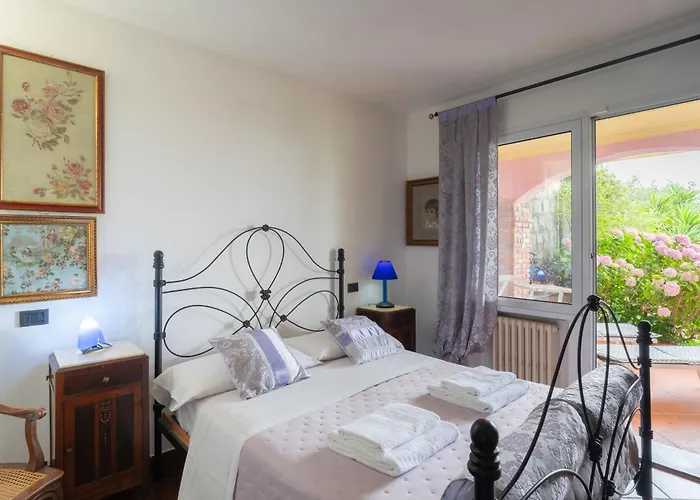 Guesthost - Into The Green! Imperia Appt With Parking & Pool Daire Barcheo