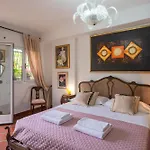 Guesthost - Into The Green! Imperia Appt With Parking & Pool Apartament Barcheo