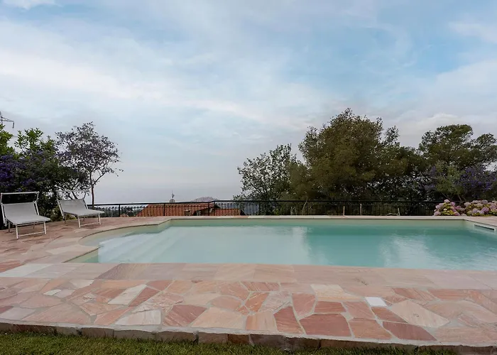 Guesthost - Into The Green! Imperia Appt With Parking & Pool Apartamento