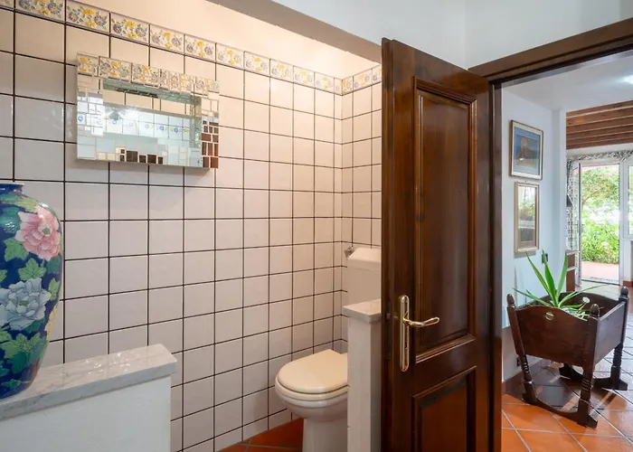 Guesthost - Into The Green! Imperia Appt With Parking & Pool Apartamento
